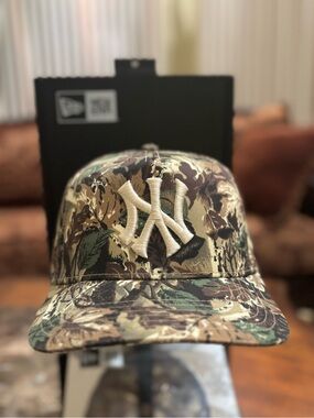 New York Yankees Real Tree Camo SnapBack Hat